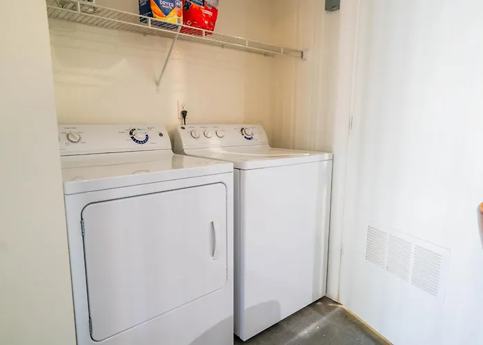 Beautiful 1bd - Downtown -gym, Pool, Parking * Phoenix