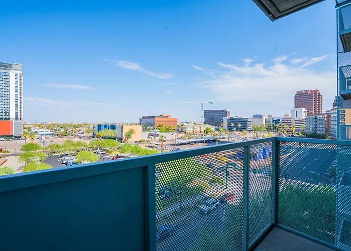 Beautiful 1bd - Downtown -gym, Pool, Parking Apartment Phoenix