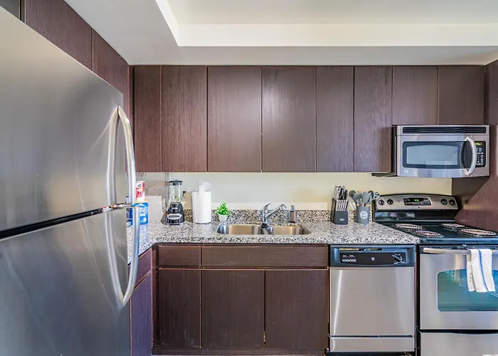 Beautiful 1bd - Downtown -gym, Pool, Parking Apartment Phoenix