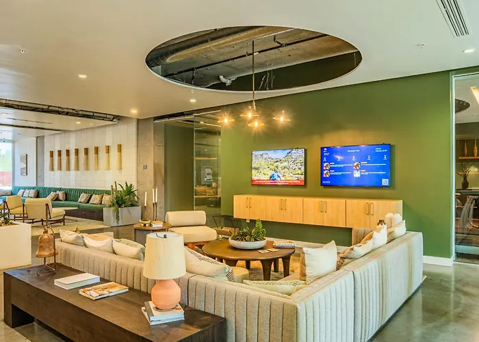 Beautiful 1bd - Downtown -gym, Pool, Parking
