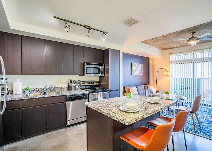 Beautiful 1bd - Downtown -gym, Pool, Parking Apartment *