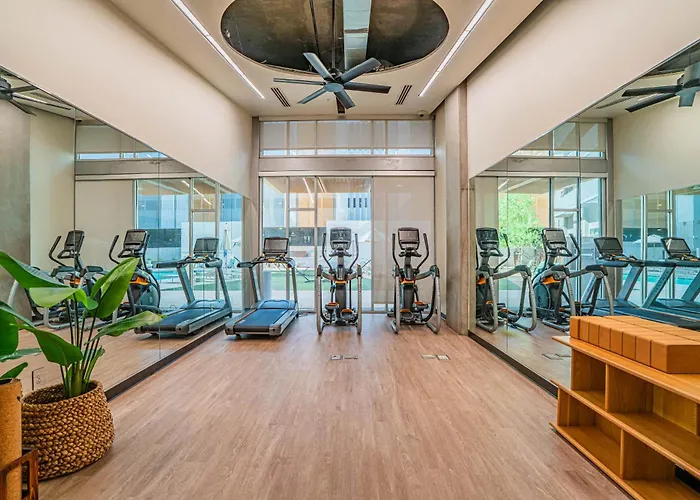Beautiful 1bd - Downtown -gym, Pool, Parking